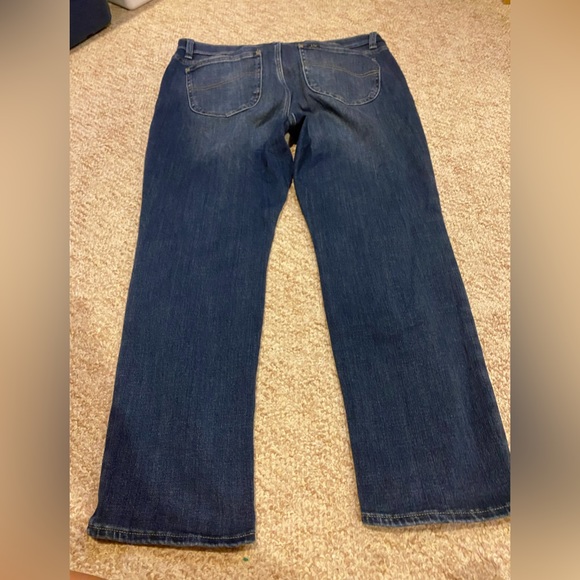 Lee SLIM FIT STRAIGHT LEG PULL ON JEAN size 18 short mid rise dark wash - Picture 2 of 6
